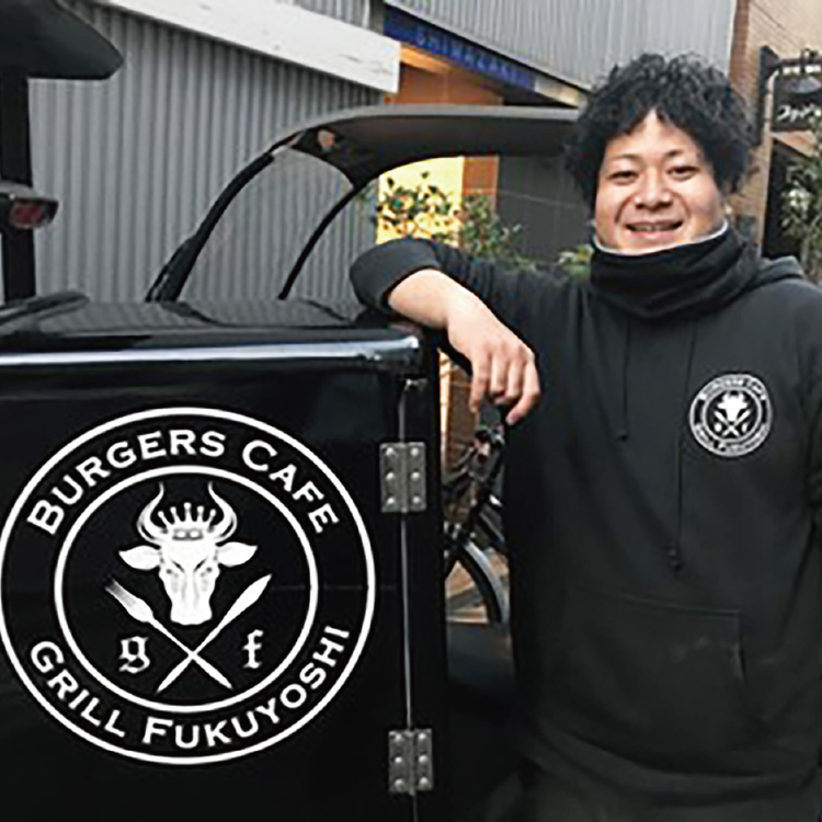 先輩社員紹介 直営神保町店スタッフ